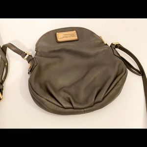 Marc Jacob’s small gray crossbody, great condition
